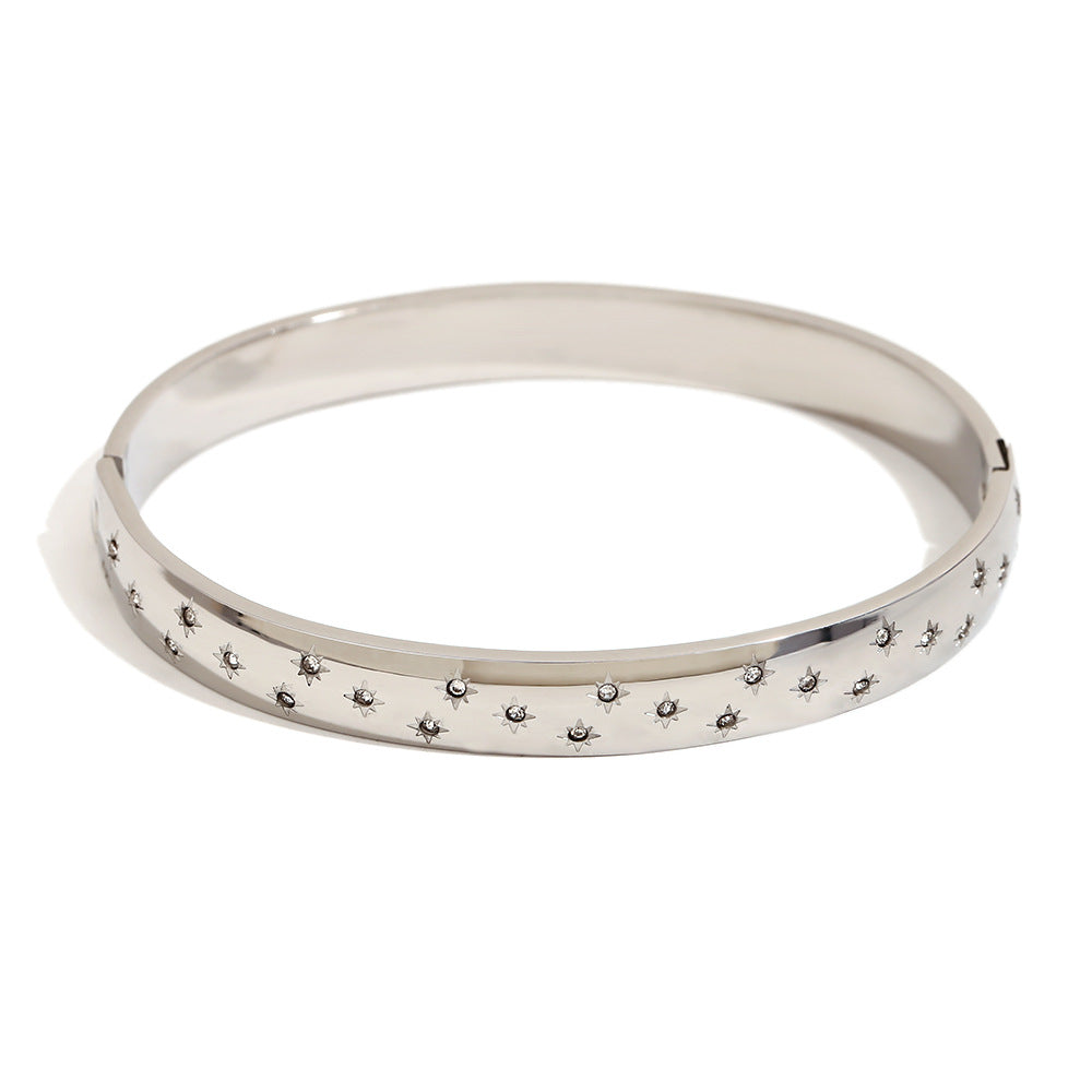 Bracciale Minimalista a Stella a Otto Punte con Punti Tondi, Base in Acciaio Inossidabile Placcato Oro 18K, con Motivi di Luna, Sole e Occhio Incorniciati con Strass Bianchi