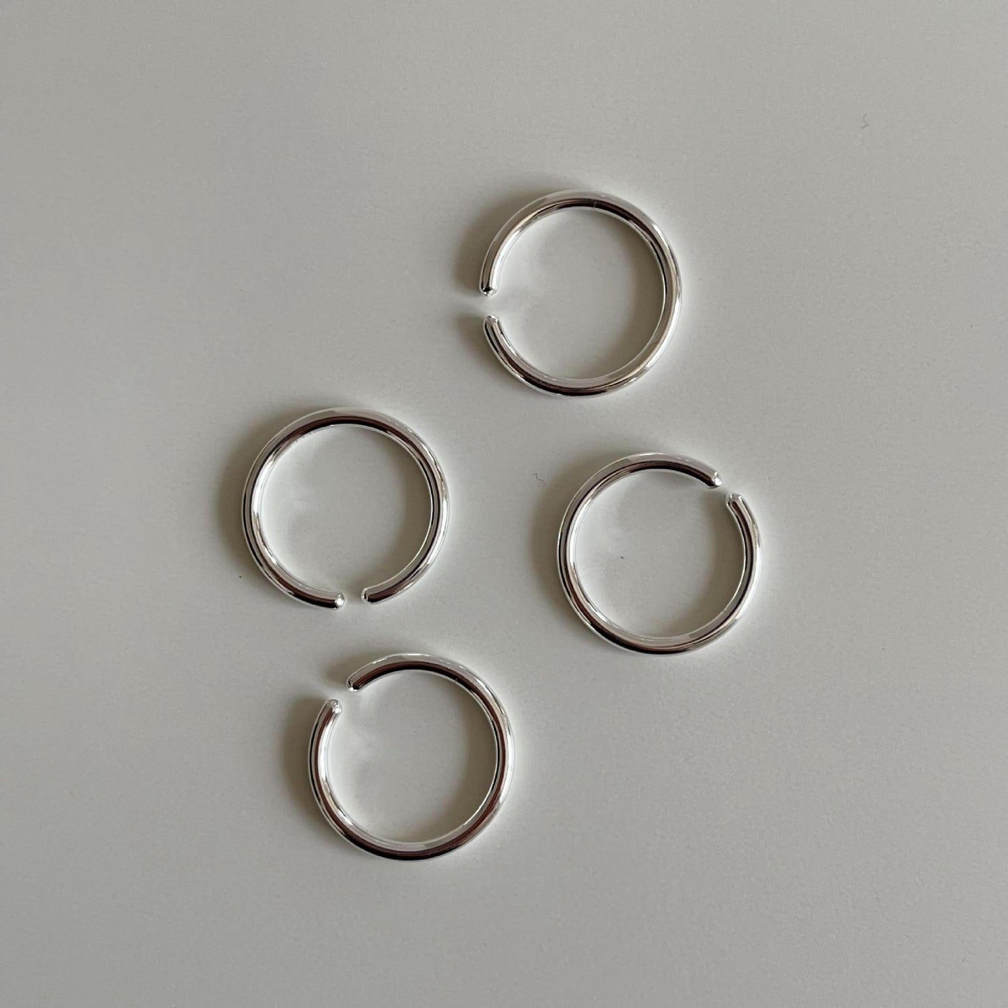 Anello da donna in argento sterling S925, minimalista, con forme geometriche irregolari e finitura lucida
