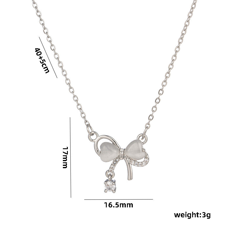 Collana con Pendente Minimalista a Fiocco per Donna con Pietra Occhio di Gatto e Intarsio di Strass in Acciaio al Titanio su Catena a Maglie