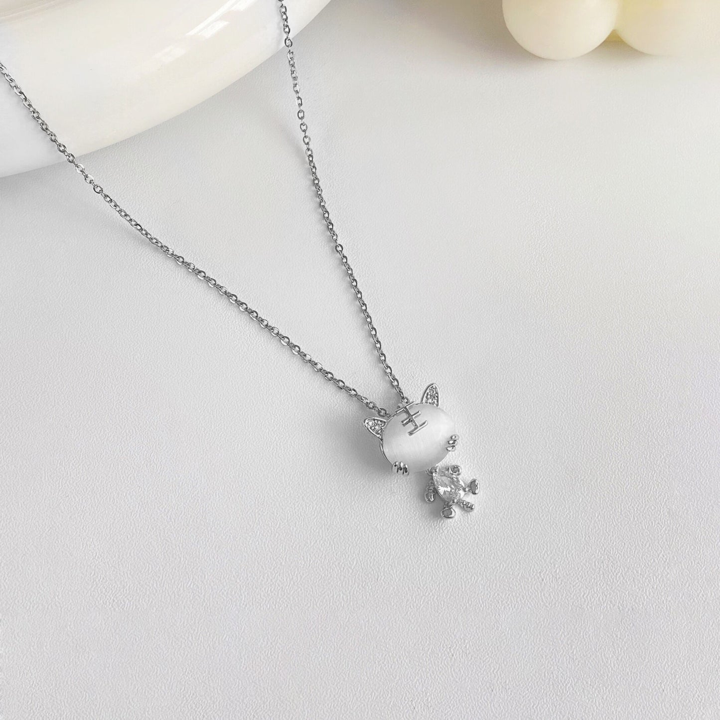 Collana con ciondolo a forma di tigre minimalista di lusso da donna in acciaio inossidabile placcato oro con catena a scatola