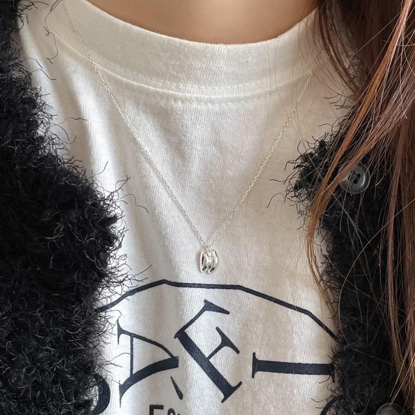 Collana con ciondolo a chiave geometrico minimalista in argento sterling 925 con finitura lucida e liscia