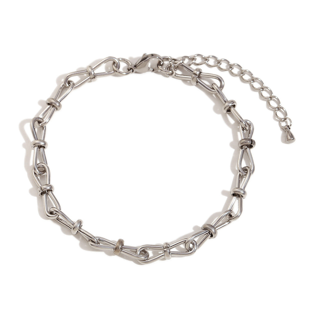 Minimalist Bow-Shaped Anklet for Women Made of Stainless Steel with 14K Gold Plating