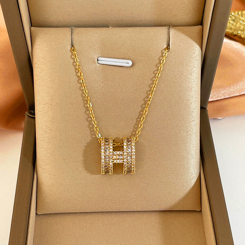 Collana Minimalista Geometrica in Acciaio Titanio Placcato per Donna con Catena Ondulata Elegante Catena per Maglione per Autunno e Inverno