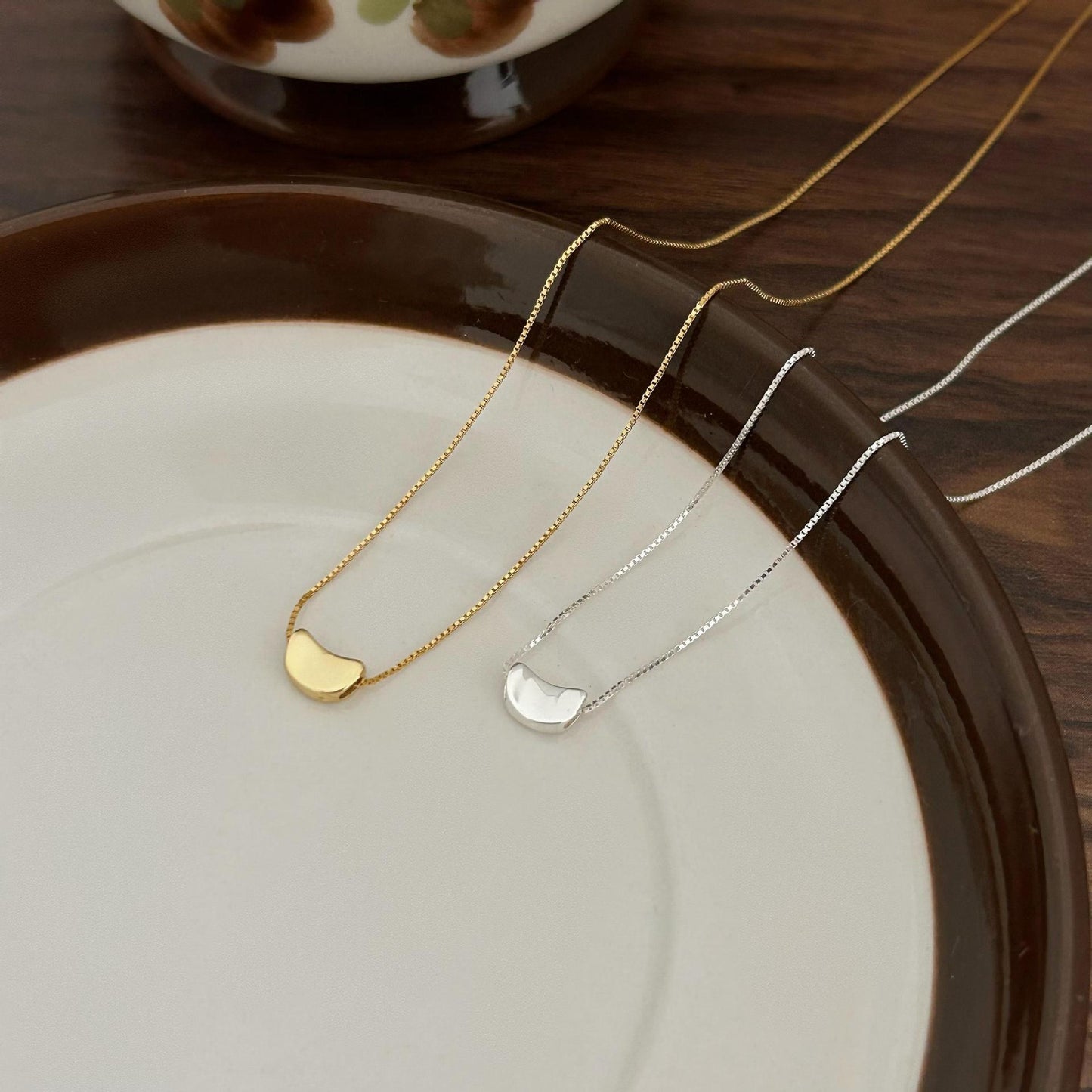 Minimalist Geometric Pearl-Style Pendant Necklace in 925 Sterling Silver with Gold Plating on Cross Chain