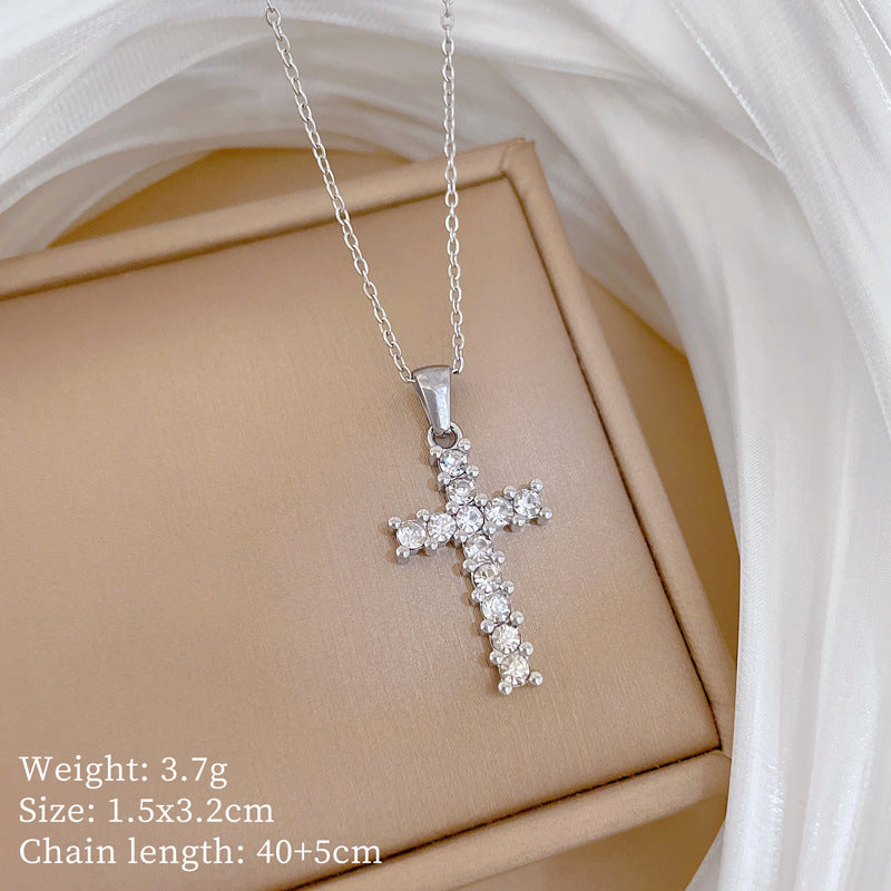 Collana pendente con croce geometrica minimalista in acciaio al titanio con placcatura in oro e zirconi cubici per donne e uomini