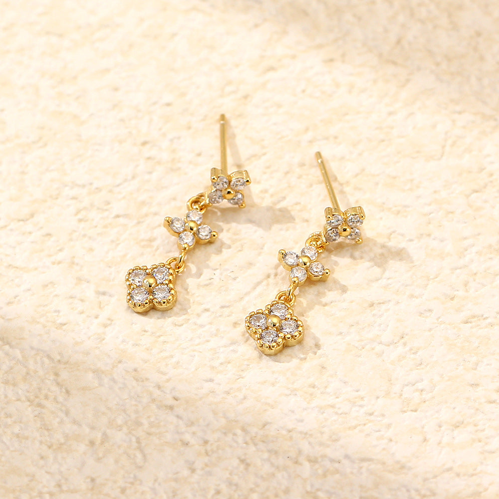 Orecchini a perno con pianta floreale in argento sterling 925 con intarsio in zirconi cubici per donna