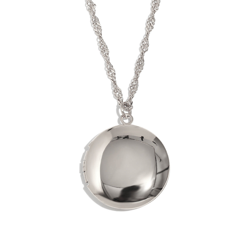 Geometric Vintage Pendant Necklace for Women Stainless Steel with 18K Gold Plating Heart-Shaped Photo Locket