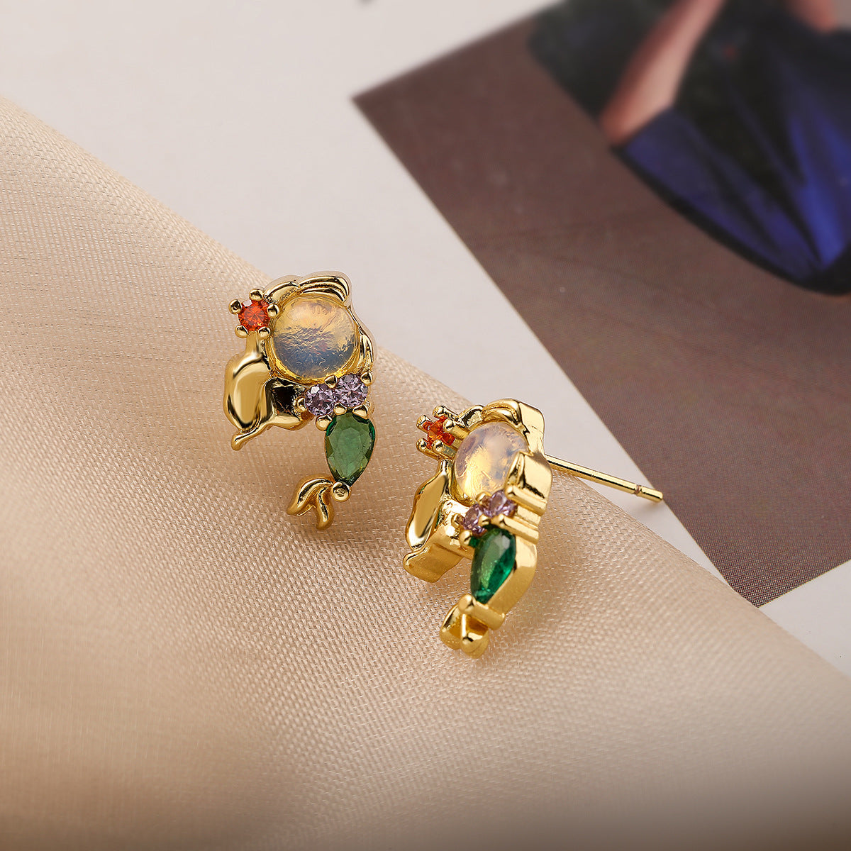 Orecchini Minimalisti Geometrici in Rame con Placcatura in Oro 18K e Zirconia Cubica da Donna