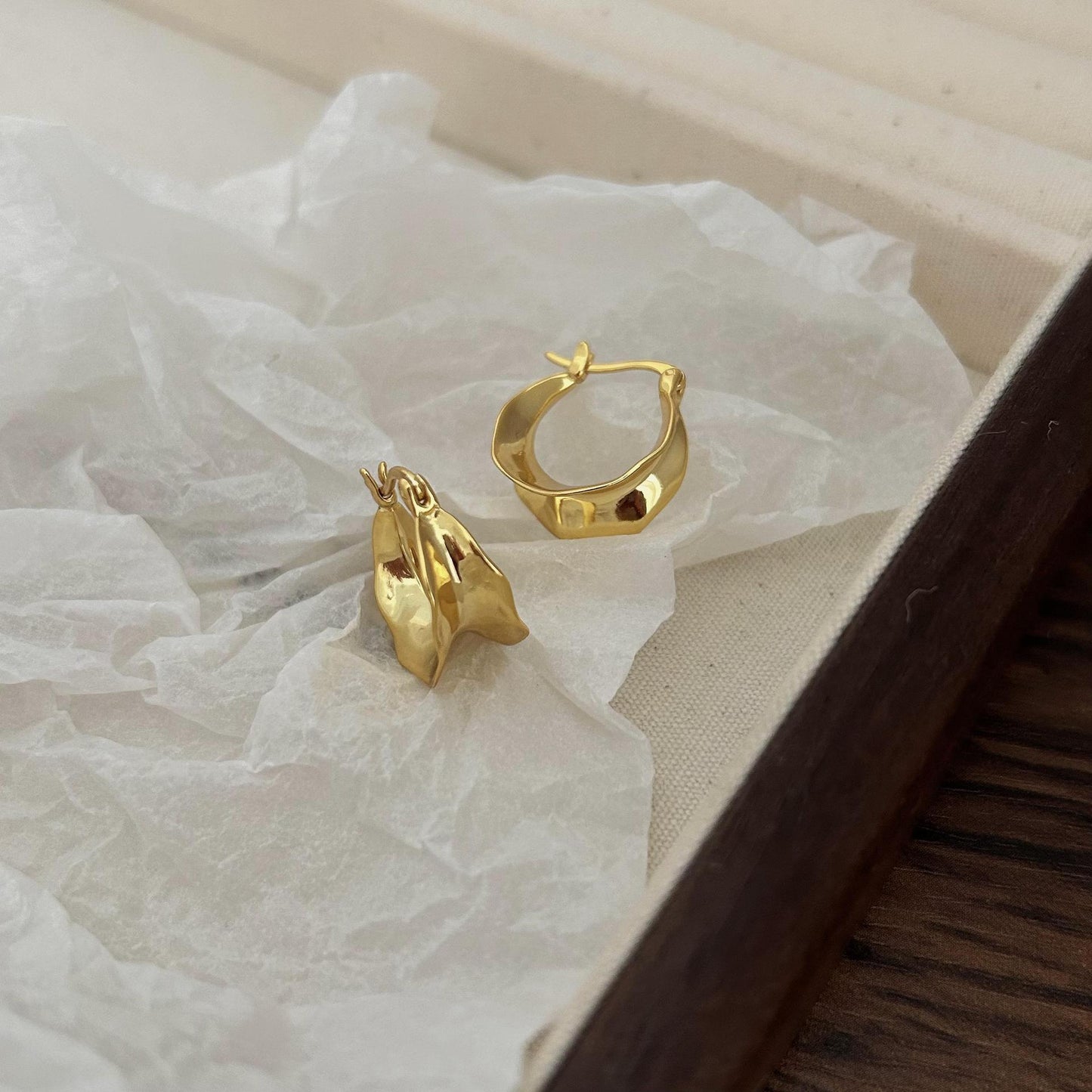 Minimalist Cloud-Shaped 925 Sterling Silver Stud Earrings for Women with Pearl Inlay
