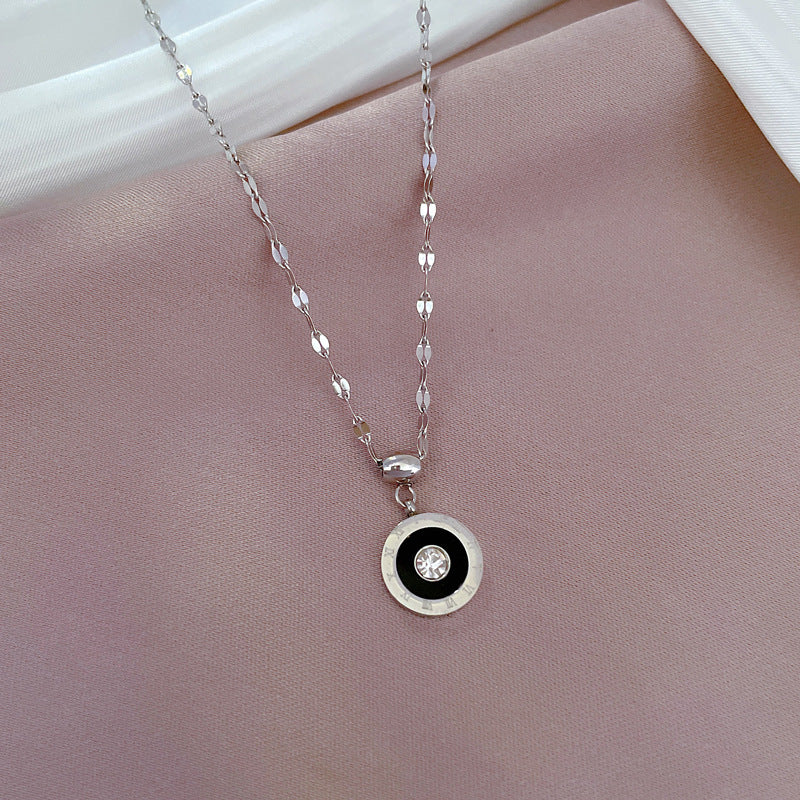 Collana a Catena con Ciondolo a Motivi Floreali Minimalista Geometrica Placcata in Acciaio al Titanio per Donna