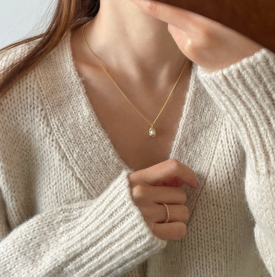 Collana con Pendente Geometrico Minimalista in Argento Sterling 925 con Dettagli Perla e Nuvola su Catena Snake