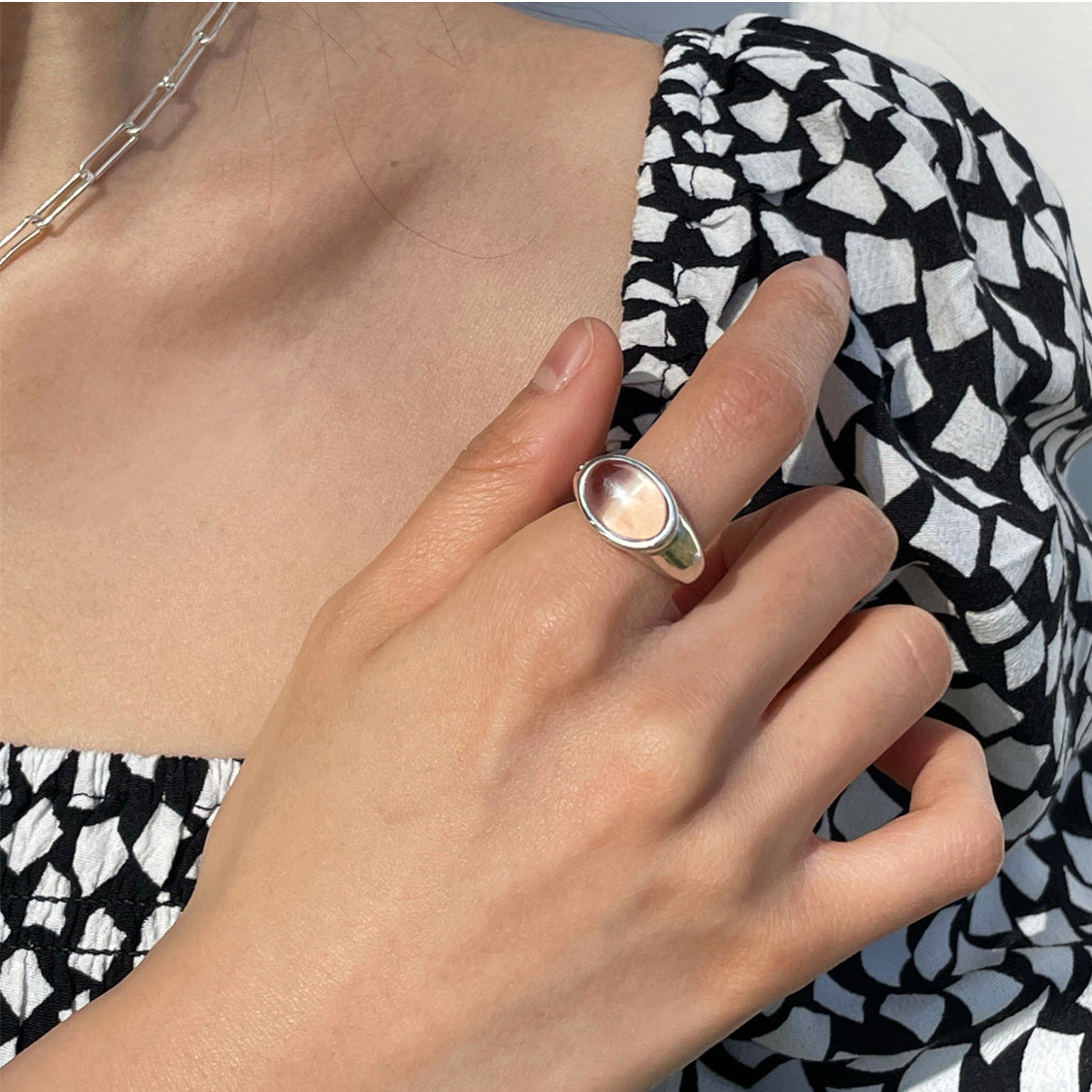 Anello placcato in argento sterling 925, ovale geometrico, con zirconi cubici, da donna