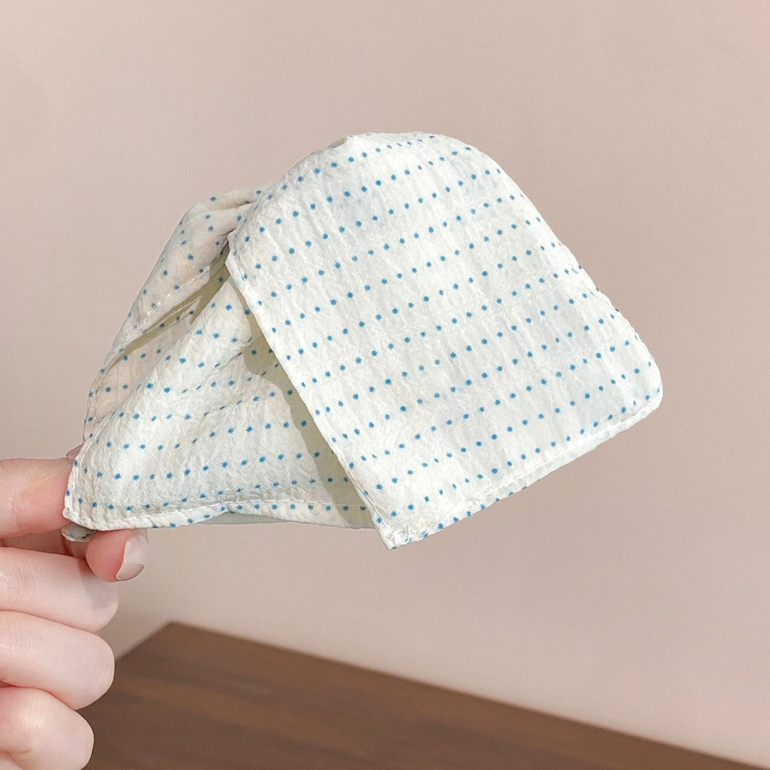 Minimalist Acrylic and Fabric Triangle Hair Clip for Women with Handcrafted Design, Fashionable Commuter Accessory