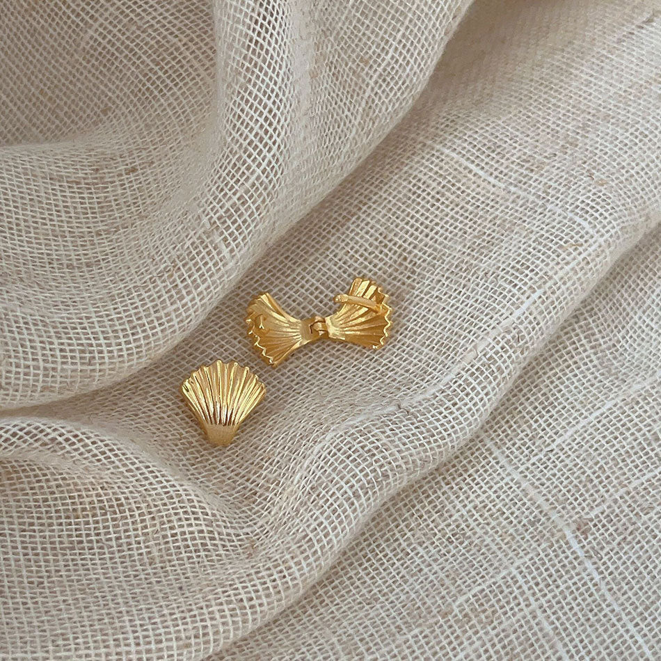 Minimalist Geometric Silver Ear Studs with Beveled Square Accent in 925 Sterling Silver
