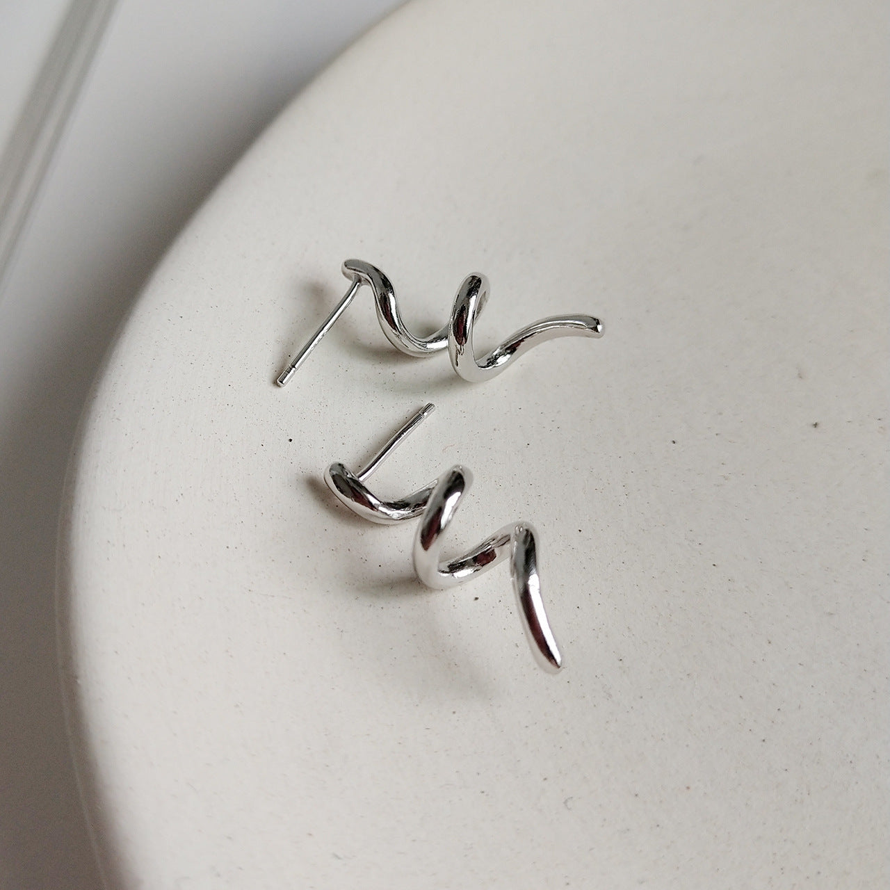 White Gold Plated 925 Sterling Silver Spiral Teardrop Earrings with Pearl Inlay