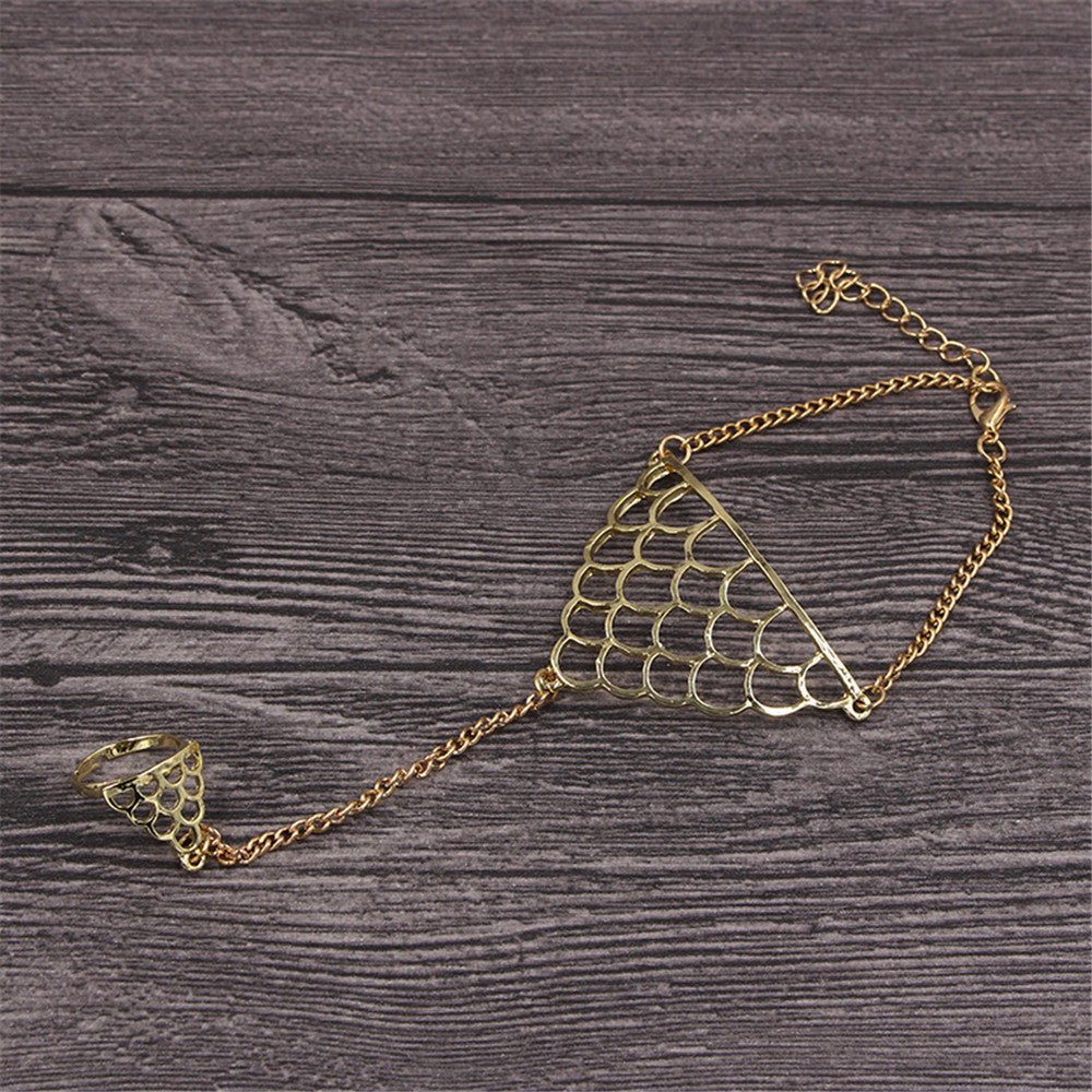Exaggerated Hollow Fishnet Geometric Plated Alloy Bracelet for Women