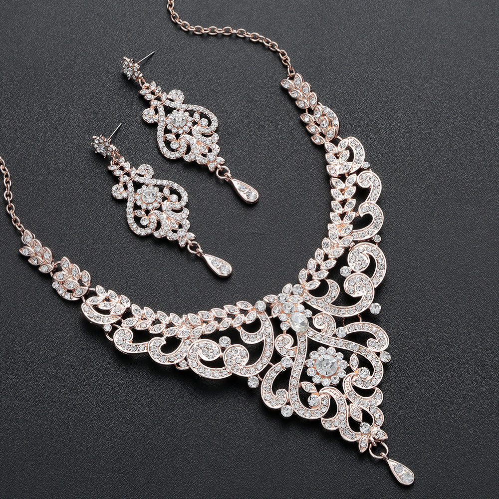Set di collana e orecchini da donna esagerati, stile vintage, a forma di cuore e goccia, in lega di zinco con intarsi in strass e catena a maglia O