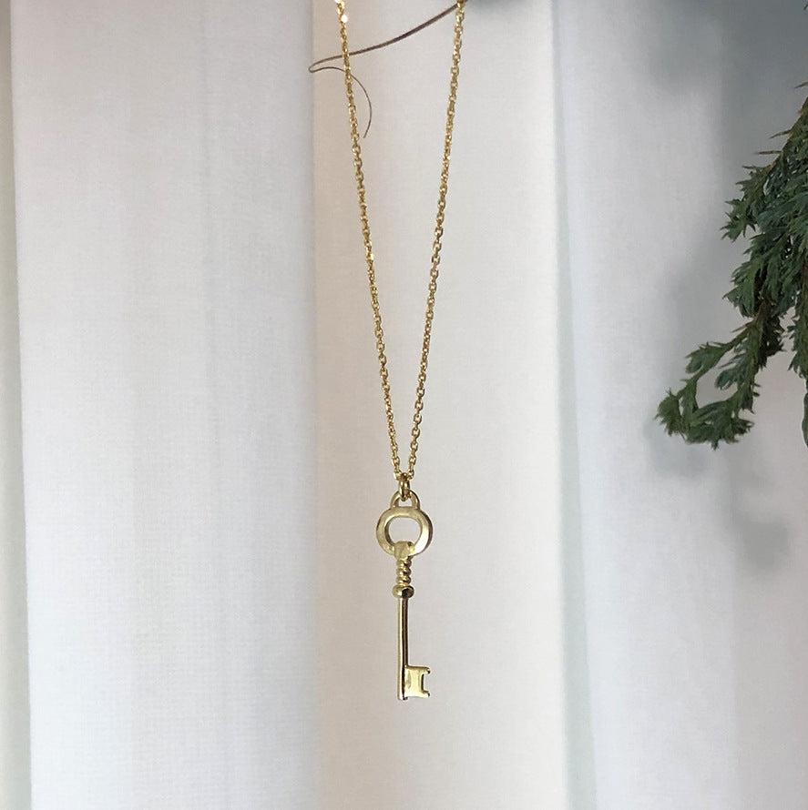 Collar con colgante geométrico en forma de cruz con llave de plata de ley 925 chapada en oro vintage para mujer