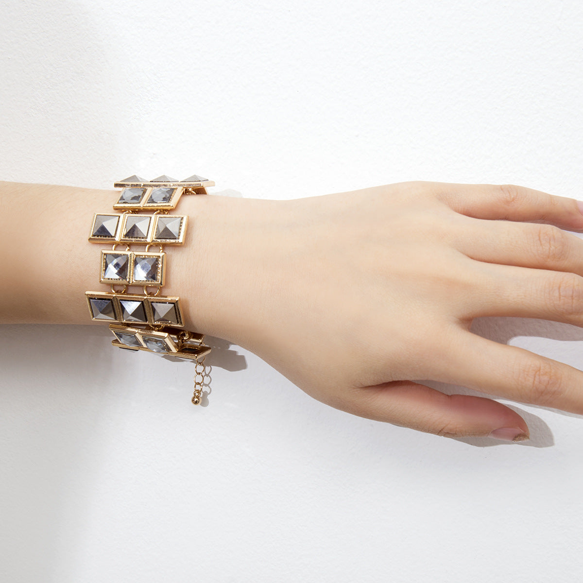 Minimalist Alloy Geometric Asymmetrical Glass and Gemstone Bracelet for Women