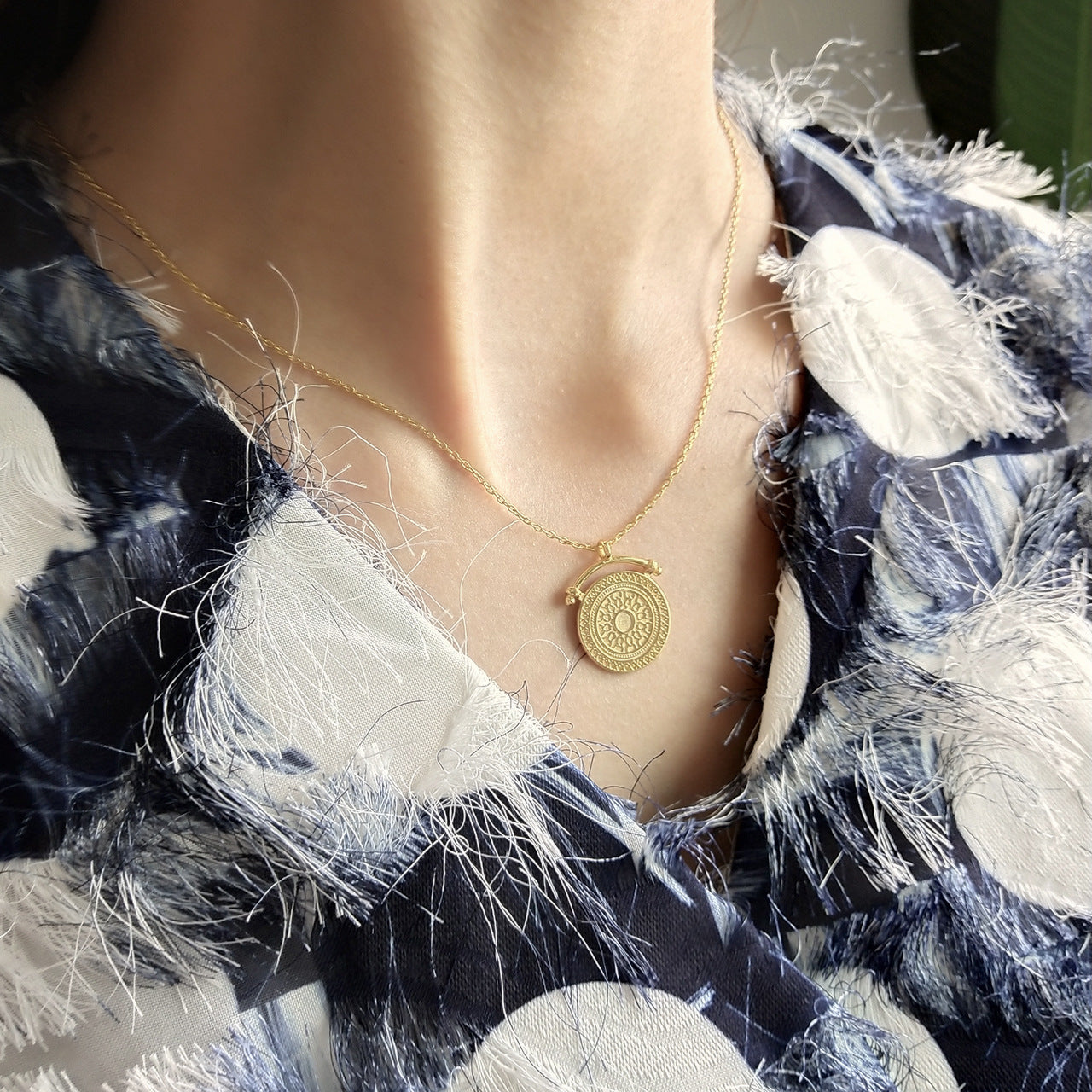 Sweet Minimalist 925 Sterling Silver Gold Plated Round Pendant Necklace for Women