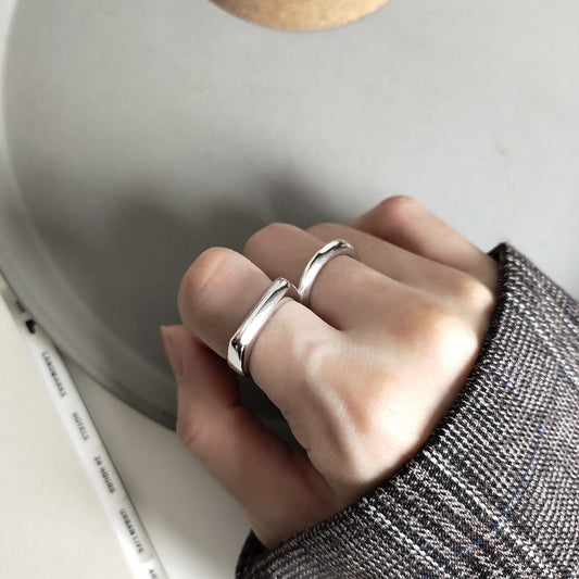 Anillo geométrico redondo pulido de plata de ley 925 minimalista estilo urbano para mujer