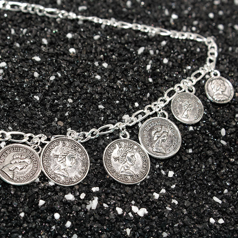 Minimalist Geometric Portrait Engraved Coin Pendant Alloy Necklace with Box Chain