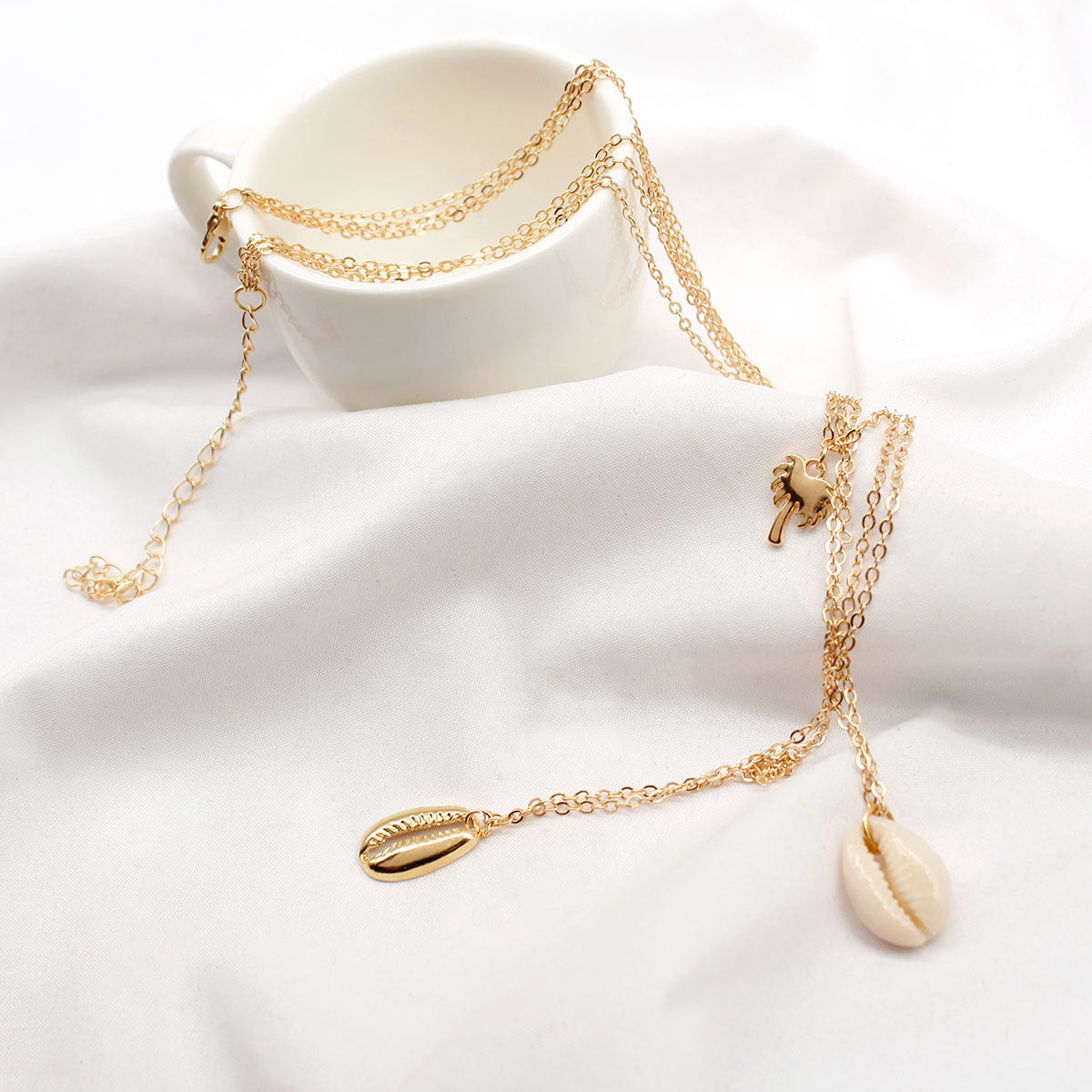 Minimalist Alloy Cross Chain Choker Necklace for Women with Coconut Tree and Shell Motifs