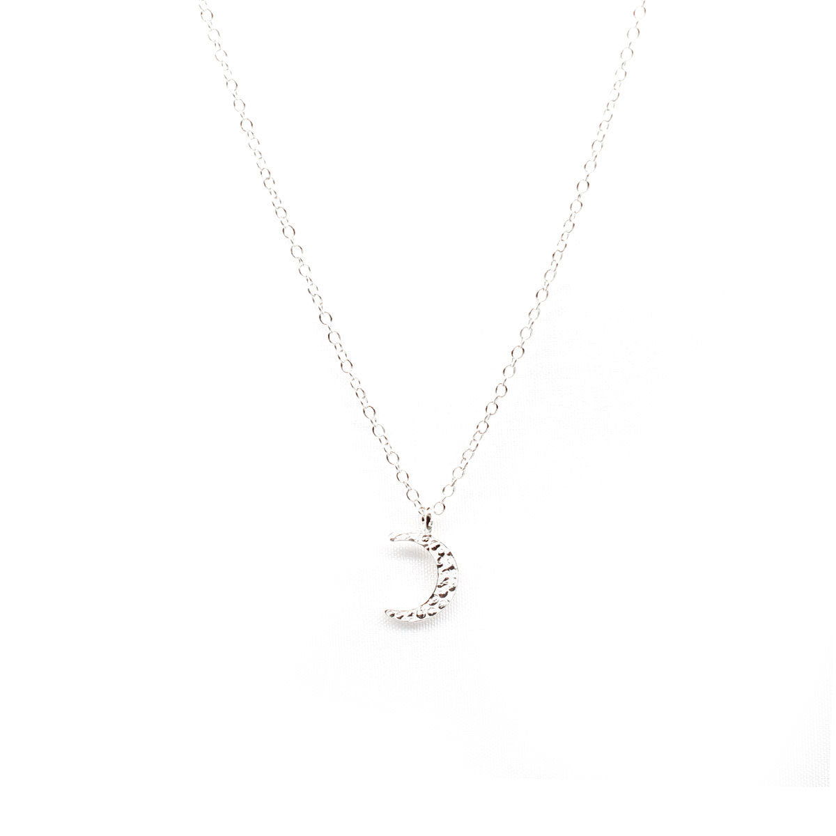 Fashion Creative Choker Necklace with Shield Circle Crescent Pendant in Alloy Plated Cross Chain