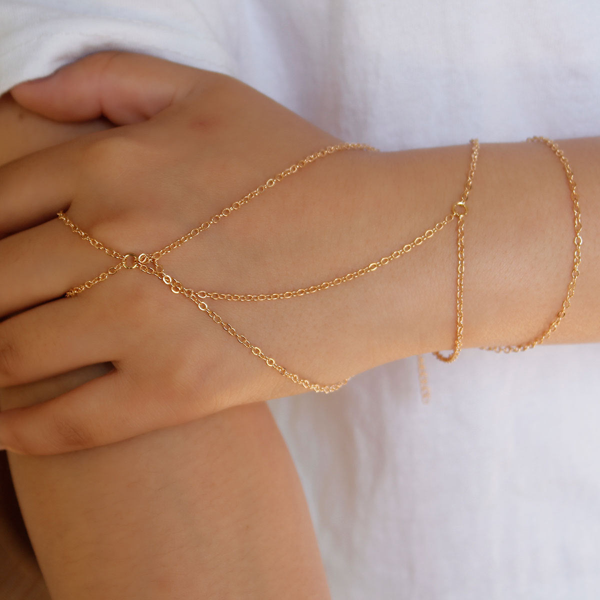 Fashion Women's Interlocking Hand Chain Bracelet Alloy Cross-Finger Wrist Jewelry