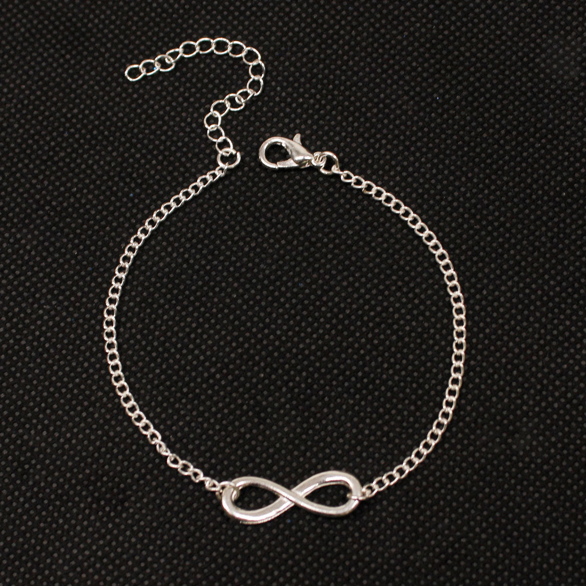 Vintage Number 8 Infinity Symbol Alloy Bracelet for Women Retro Fashion Jewelry Minimalist Hand Chain