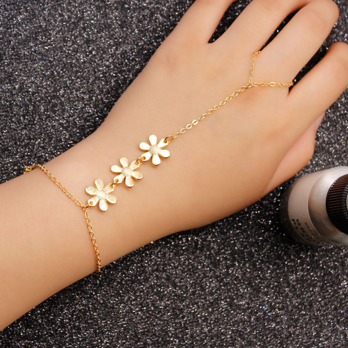 Minimalist Geometric Round Disc Bracelet for Women Fashion Jewelry Accessory