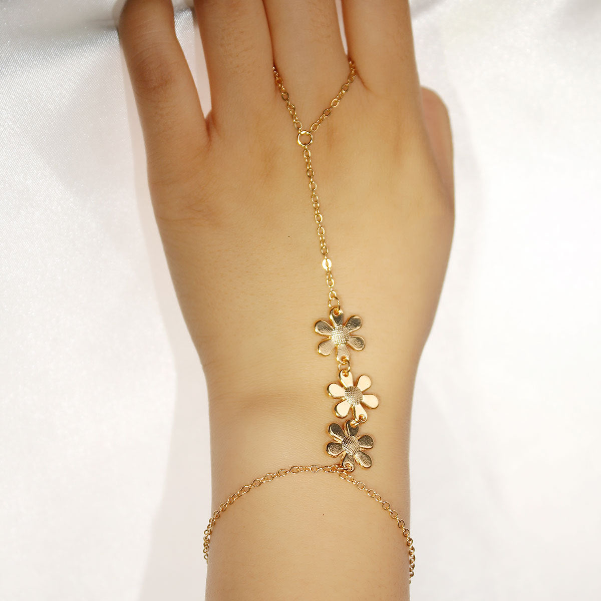 Minimalist Geometric Round Disc Bracelet for Women Fashion Jewelry Accessory