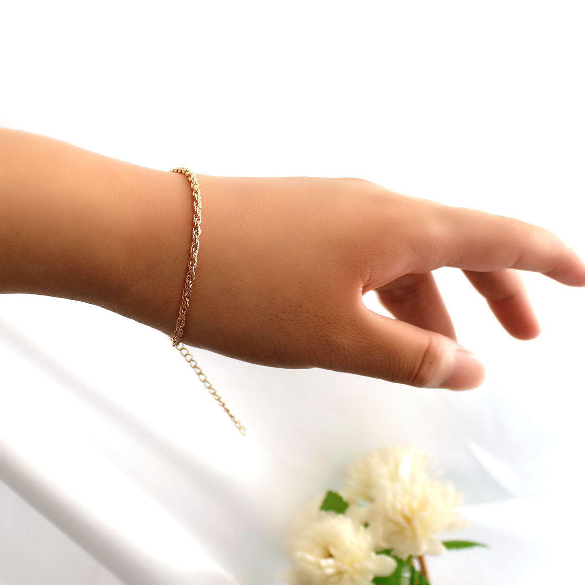 Geometric Style Alloy Bracelet for Women Fashion Jewelry Minimalist Hand Chain Accessory