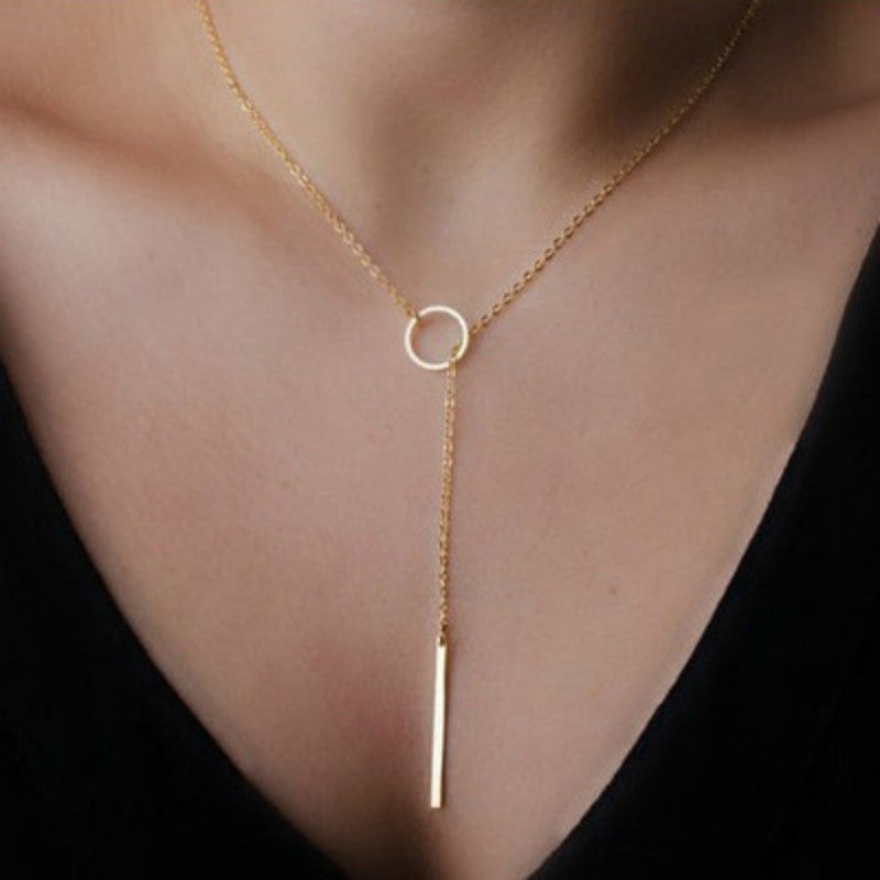 Minimalist Contemporary Metal Ring Short Necklace for Women Clavicle Chain Alloy Pendant Jewelry