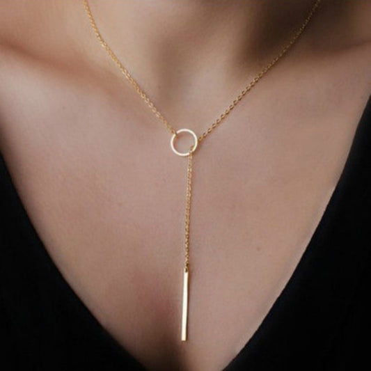Collana Corta da Donna con Anello in Metallo Minimalista Contemporaneo Catenina per Clavicola Gioielli con Pendente in Lega