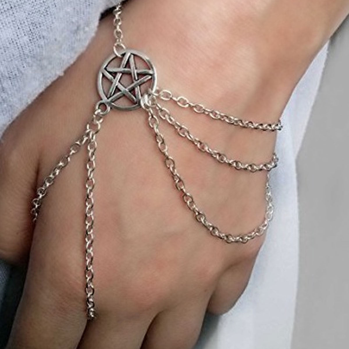 Elegant Five-Pointed Star Bracelet for Women Spring Minimalist Alloy Hand Jewelry
