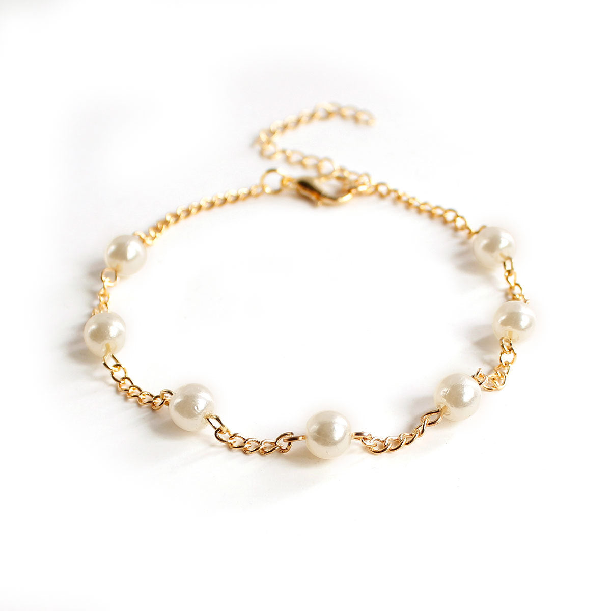 Geometric Pearl Bracelet for Women Alloy Minimalist Hand Jewelry Simple Affordable Fashion Accessory