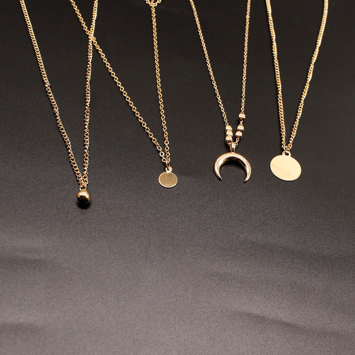 Fashion Geometric Moon Pendant Necklace for Women Alloy Plated Snake Chain