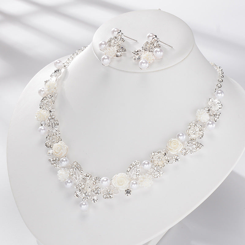 Set collana e orecchini Bohemian in lega a forma di pianta con strass e perle intarsiate e catena Singapore da donna