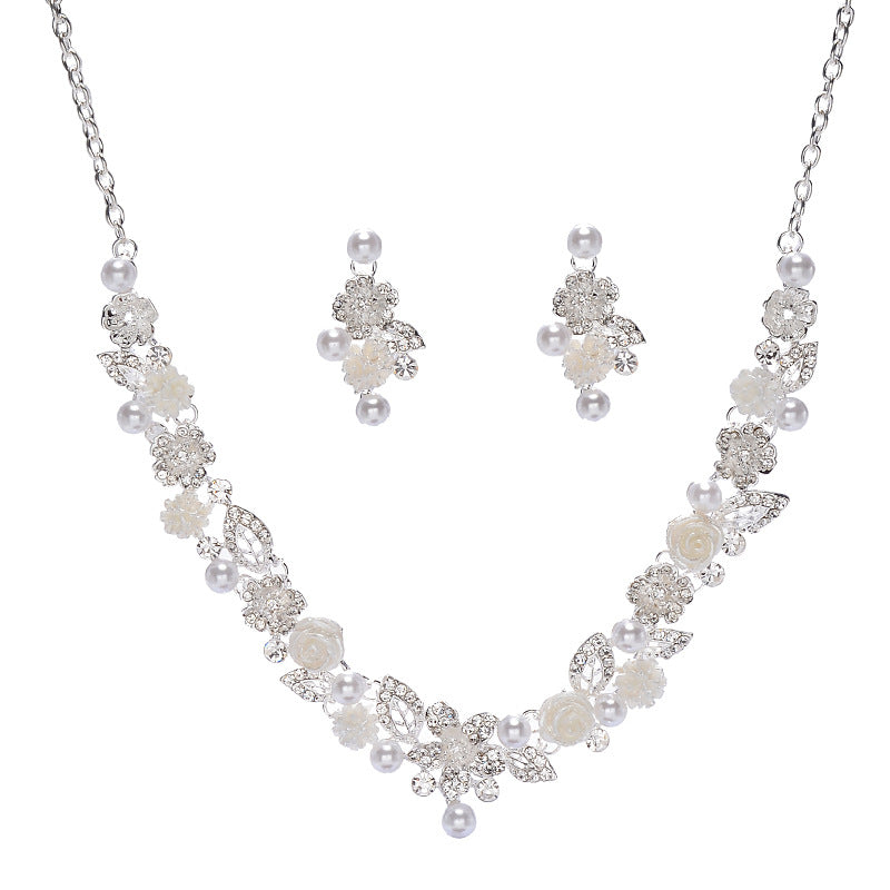 Set collana e orecchini Bohemian in lega a forma di pianta con strass e perle intarsiate e catena Singapore da donna