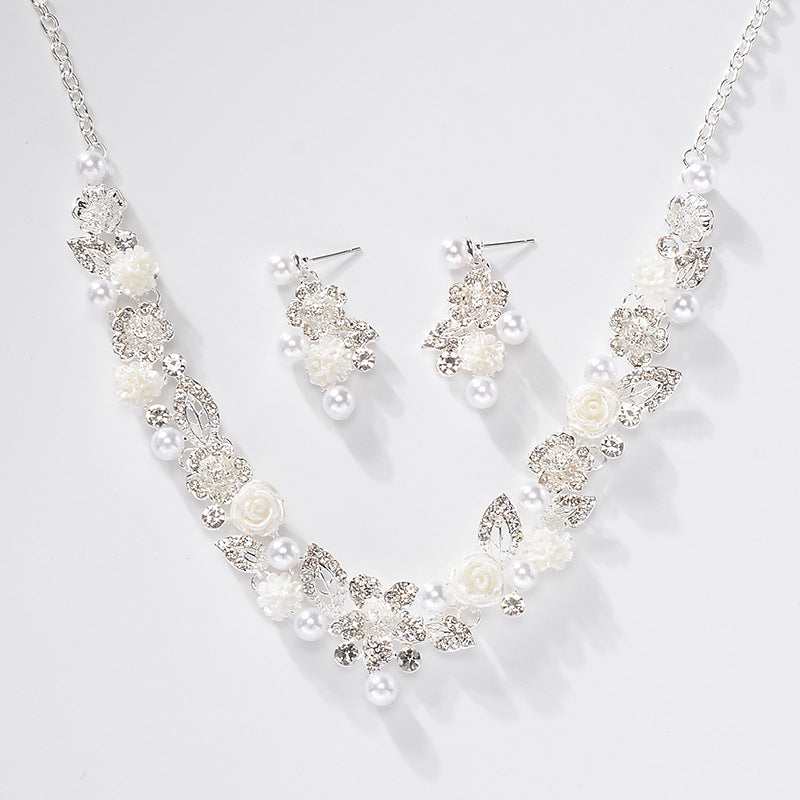 Set collana e orecchini Bohemian in lega a forma di pianta con strass e perle intarsiate e catena Singapore da donna