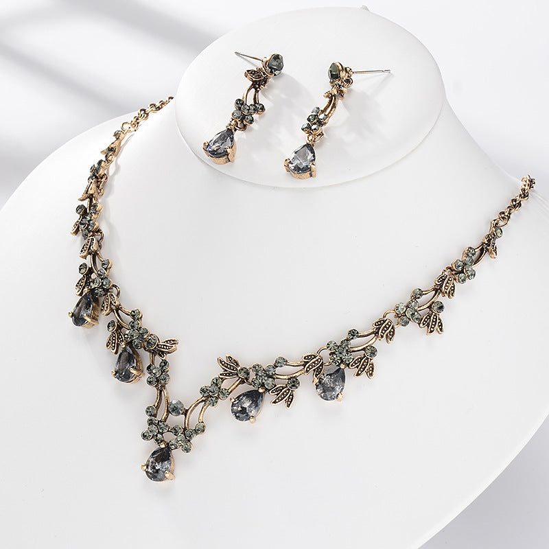 Sweet Elegant Teardrop Floral Alloy Necklace and Earring Set with Cubic Zirconia and Crystal Pendant for Women