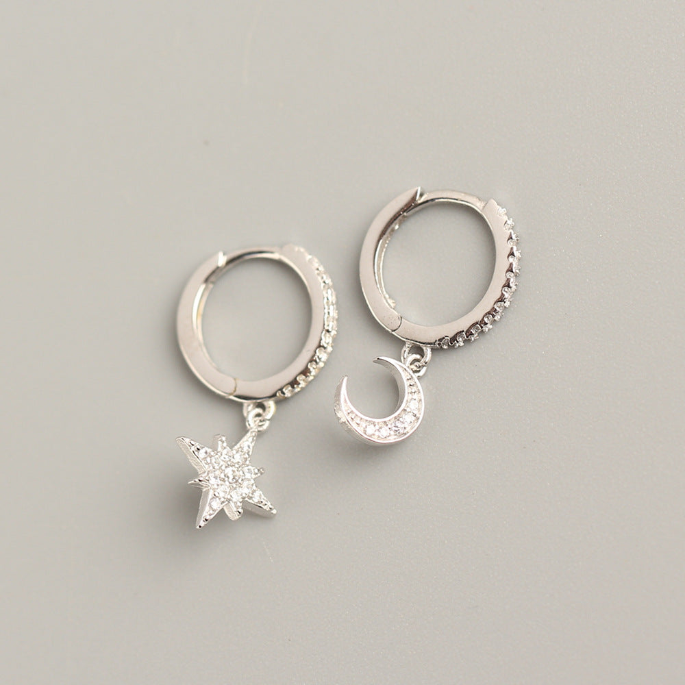 Eleganti orecchini a cerchio asimmetrici a stella e luna in argento sterling 925 con intarsio di strass da donna
