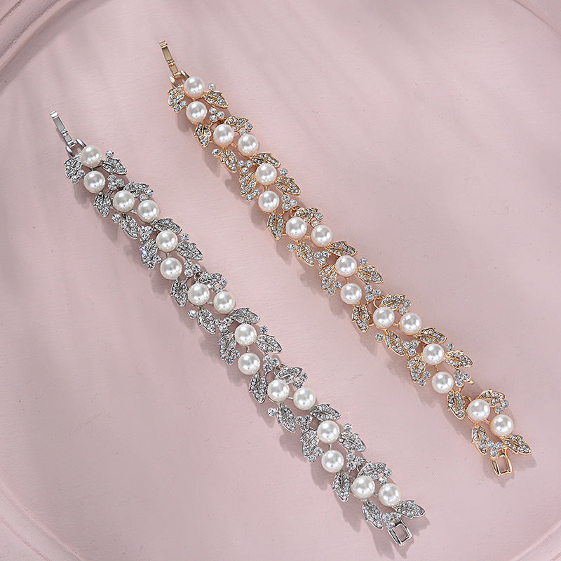 Pulsera de aleación chapada con perlas y diamantes de imitación florales dulces para mujer, fiesta de boda