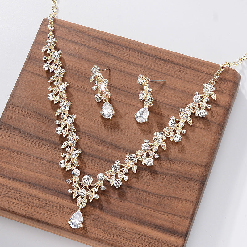 Conjunto de collar y pendientes de latón chapado, con colgante de circonita cúbica y estrás, diseño floral elegante y dulce, para mujer, boda, joyería nupcial