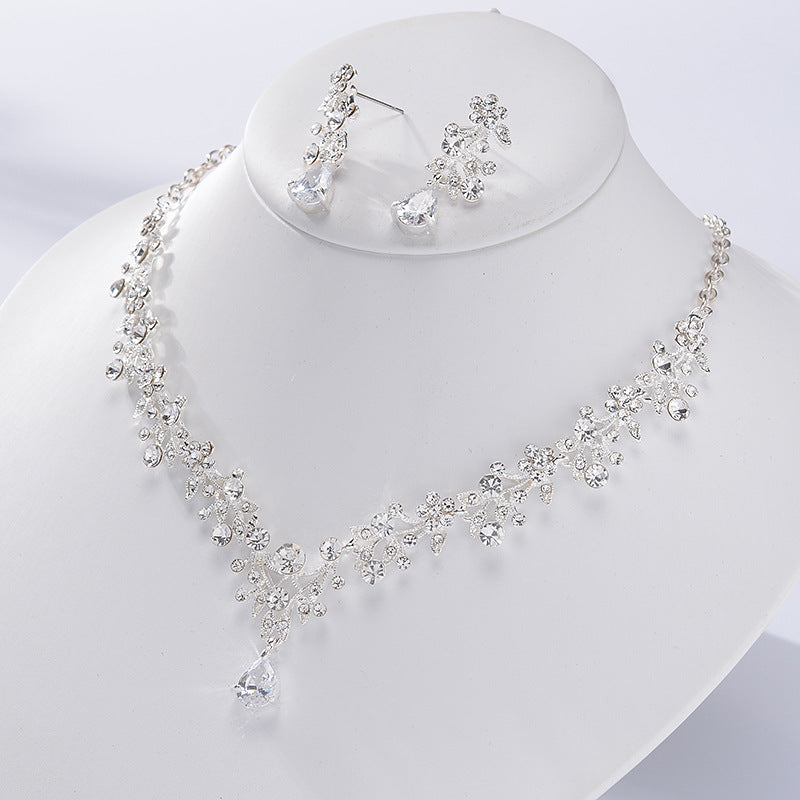 Conjunto de collar y pendientes de latón chapado, con colgante de circonita cúbica y estrás, diseño floral elegante y dulce, para mujer, boda, joyería nupcial