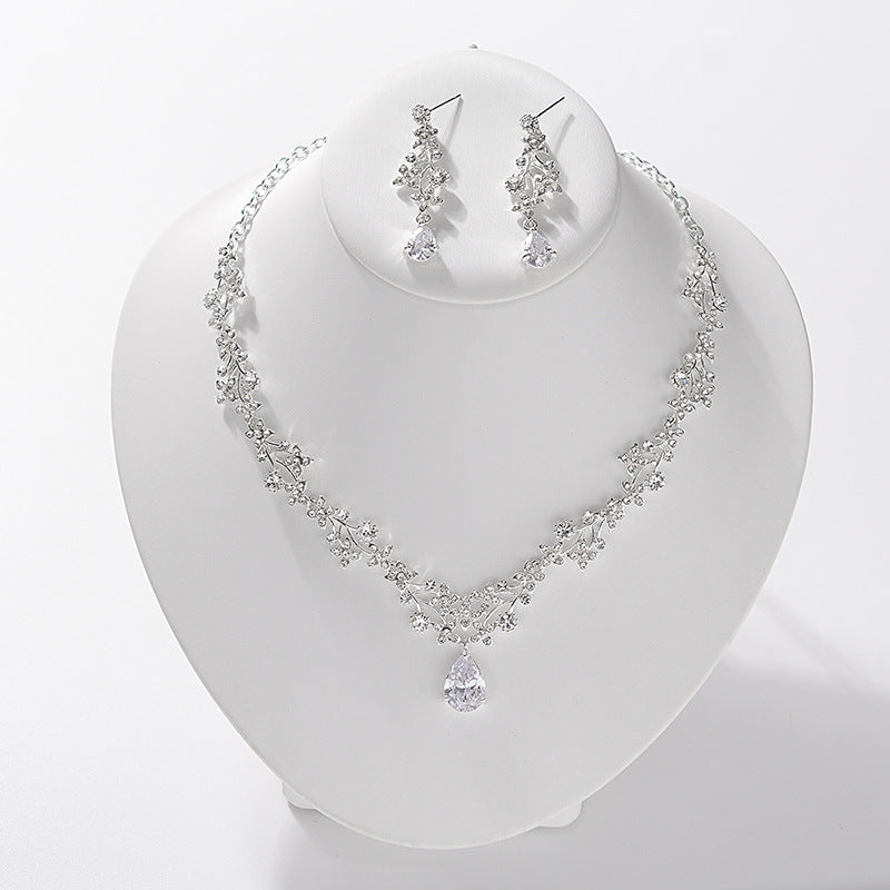 Set di Collana in Lega Floreale Dolce ed Elegante con Intarsi in Zirconia Cubica per Donne Gioielli da Sposa da Sera