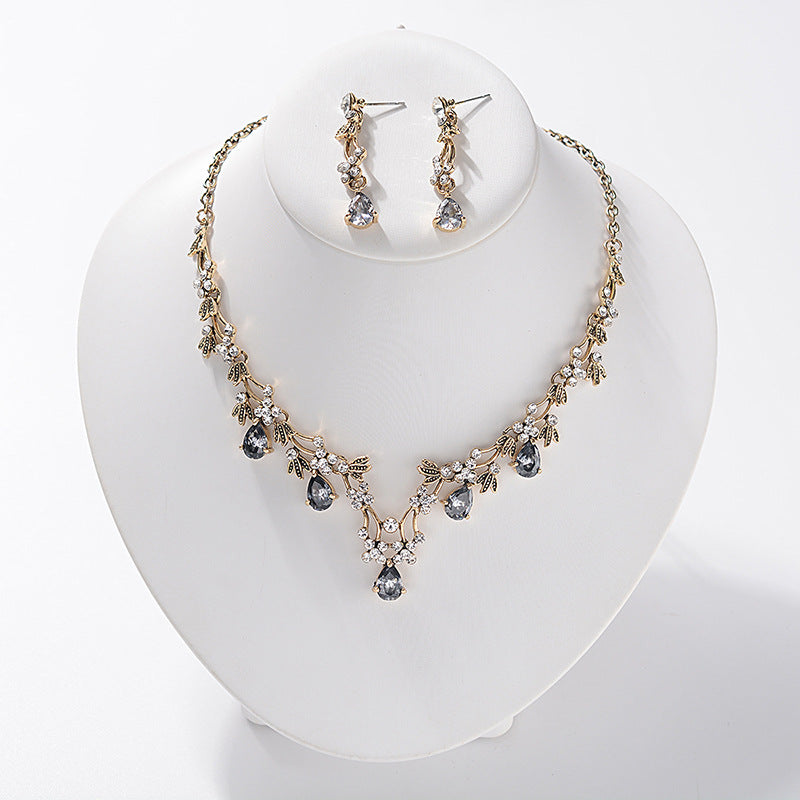 Sweet Elegant Teardrop Floral Alloy Necklace and Earring Set with Cubic Zirconia and Crystal Pendant for Women