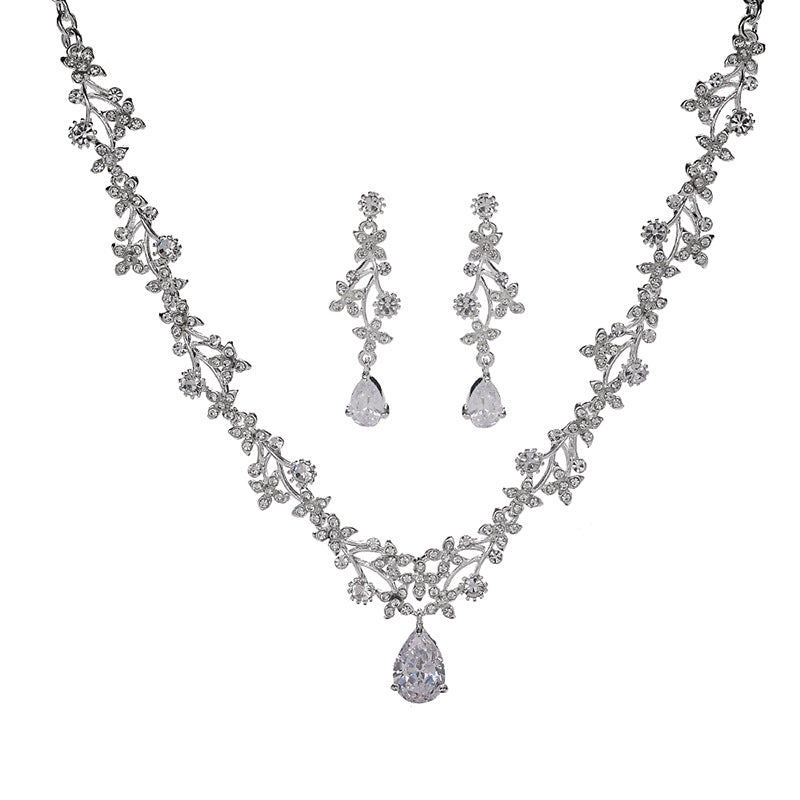 Set di Collana in Lega Floreale Dolce ed Elegante con Intarsi in Zirconia Cubica per Donne Gioielli da Sposa da Sera