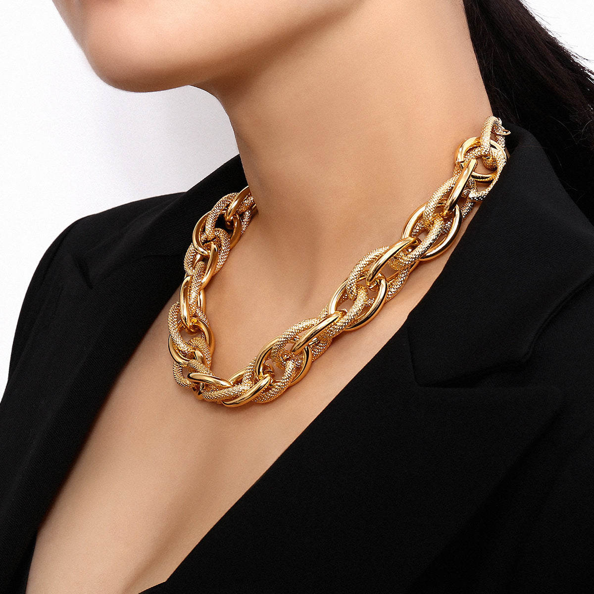 Vintage Minimalist Geometric Twisted Plate Chain Necklace for Women